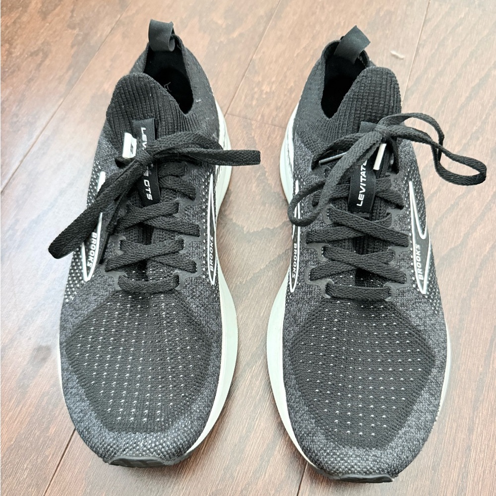 Brooks Levitate 5 Athletic Shoes